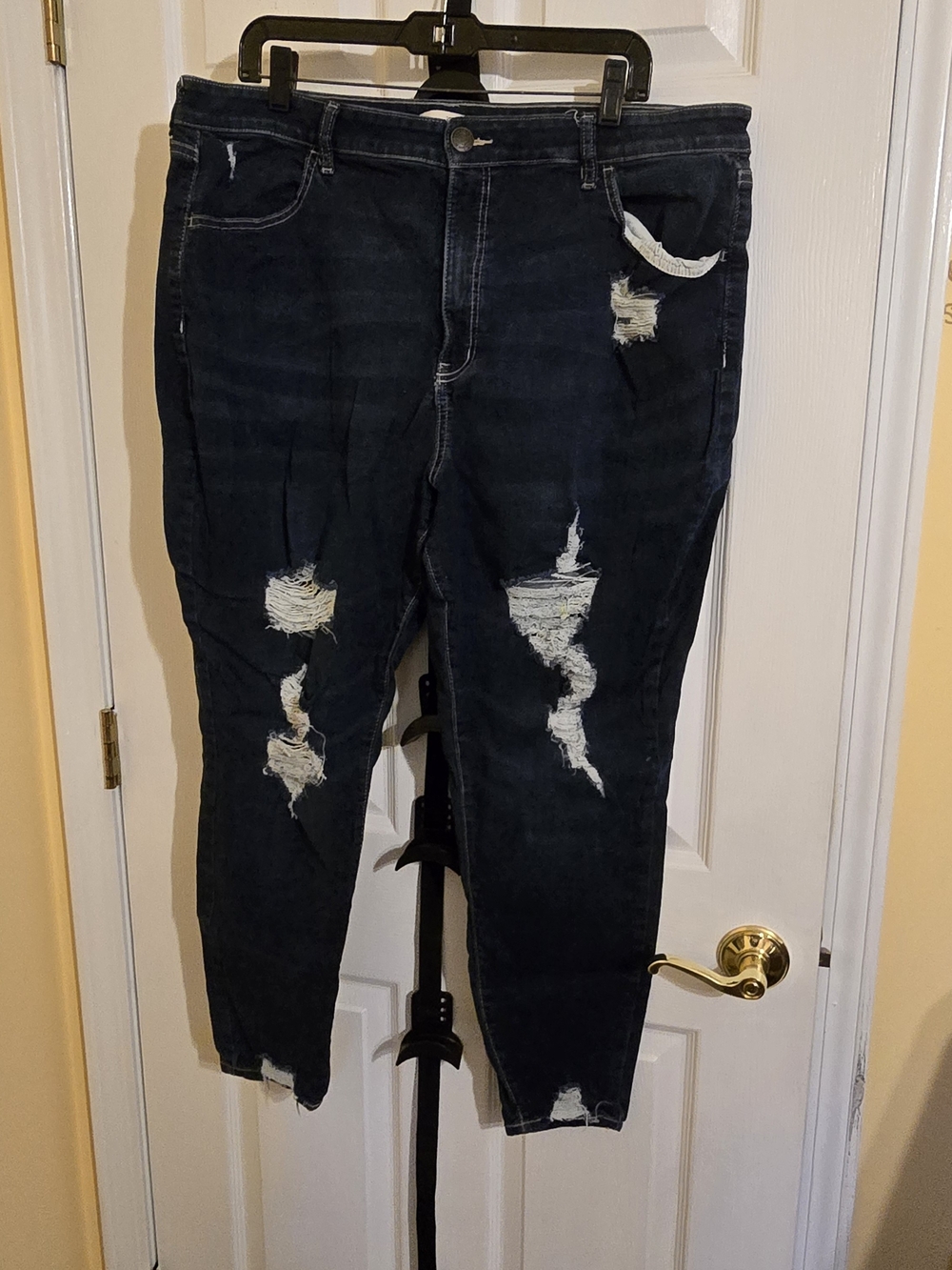 SO Women's Dark Blur Distressed Skinny Jeans